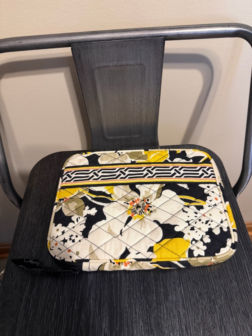 Vera Bradley Retired Dogwood E- reader Sleeve